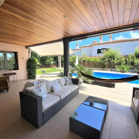 Naay Villa
