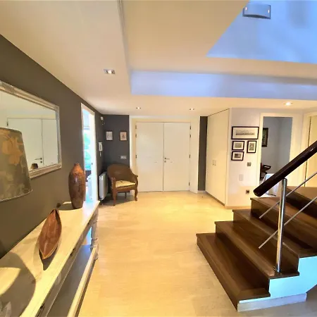 Villa Naay